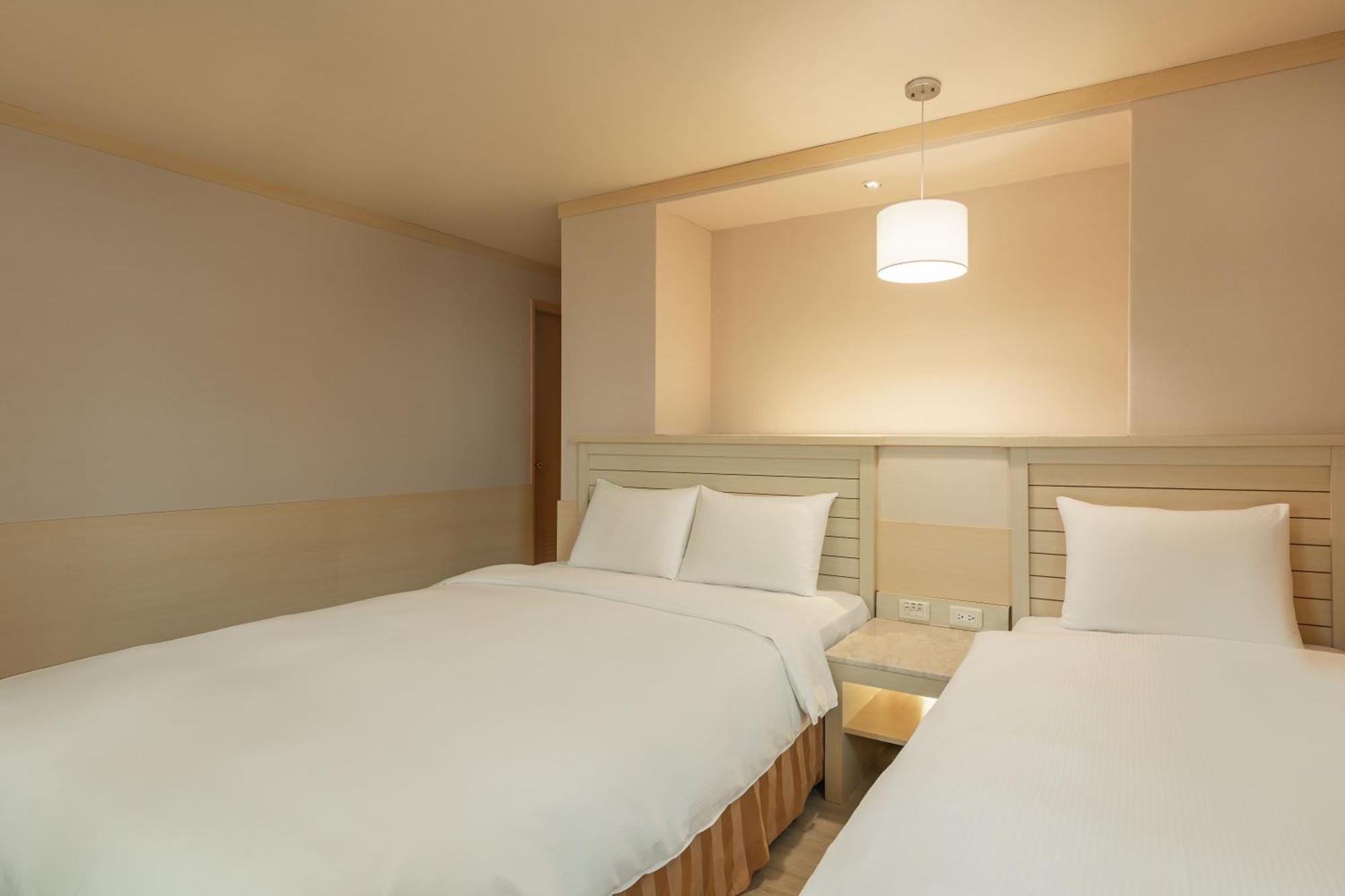 Kindness Hotel - Jhong Jheng Kaohsiung Room photo