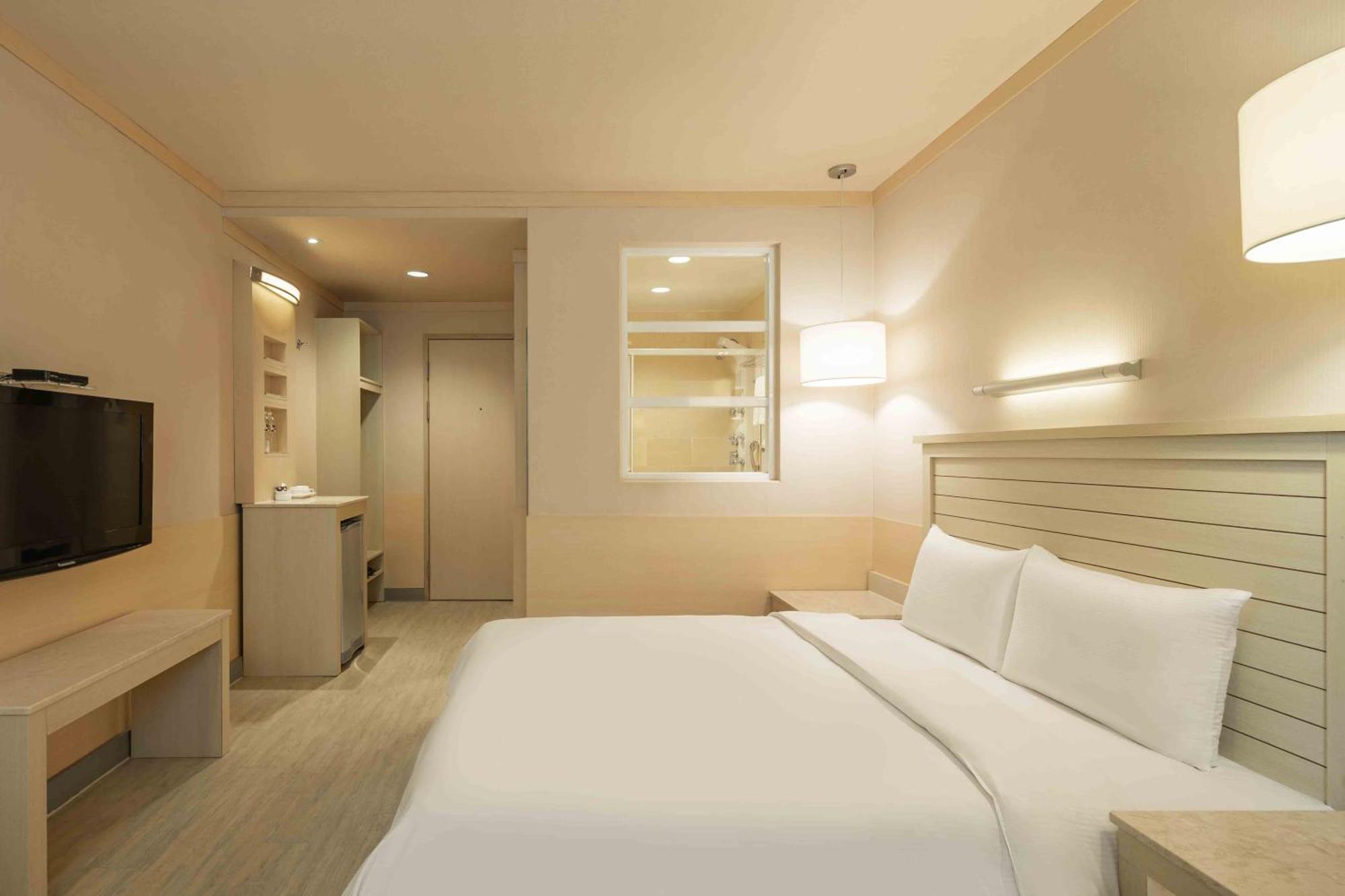 Kindness Hotel - Jhong Jheng Kaohsiung Room photo