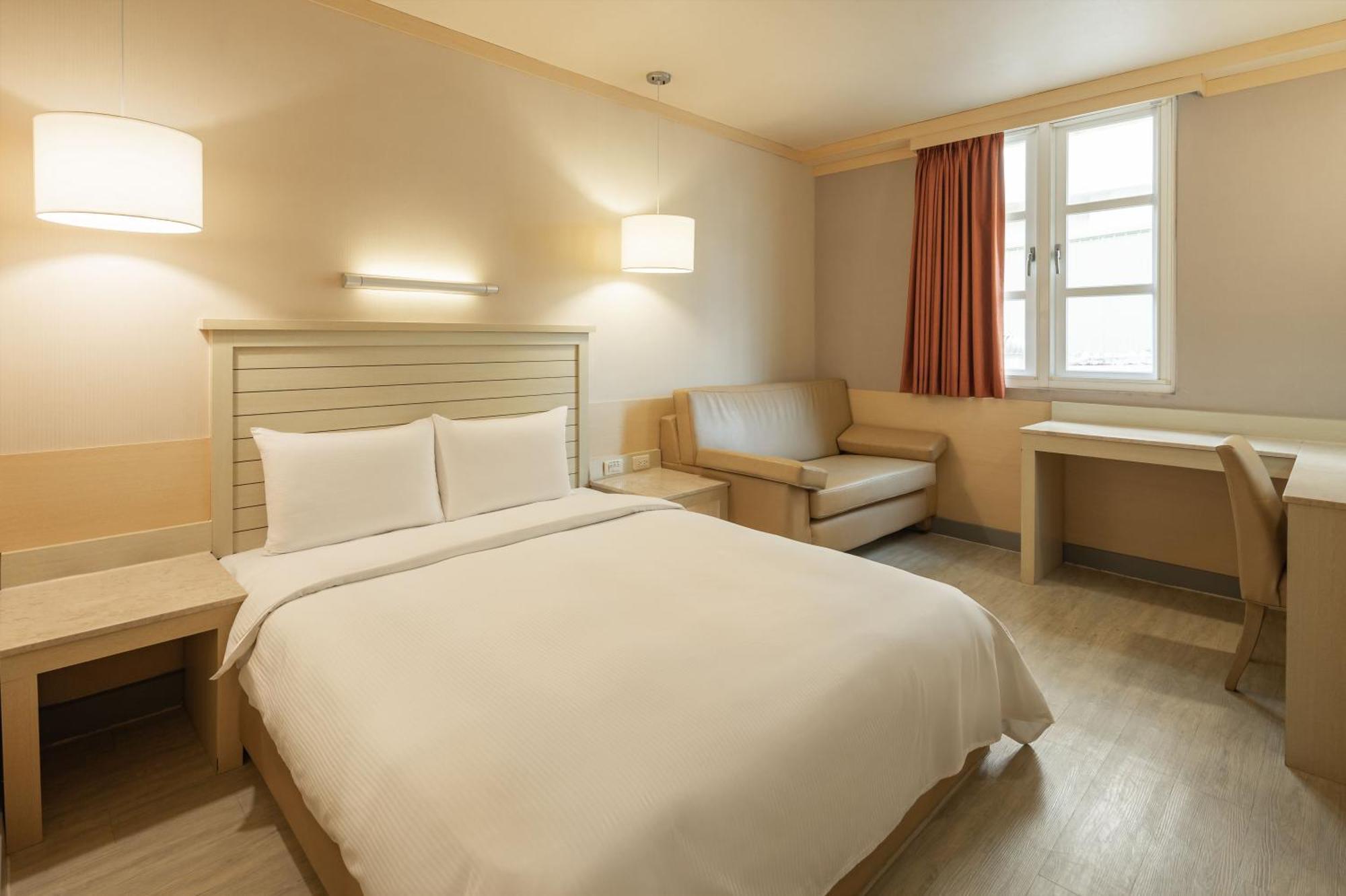 Kindness Hotel - Jhong Jheng Kaohsiung Room photo