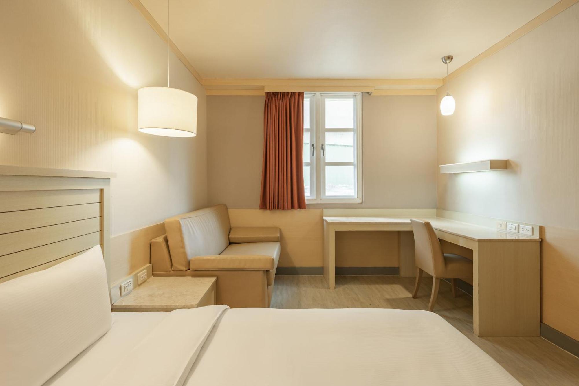 Kindness Hotel - Jhong Jheng Kaohsiung Room photo